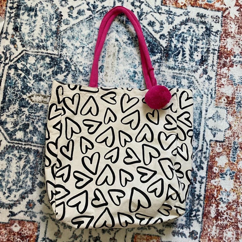 Stylish Heart Pattern Tote Bag with Pink Handles